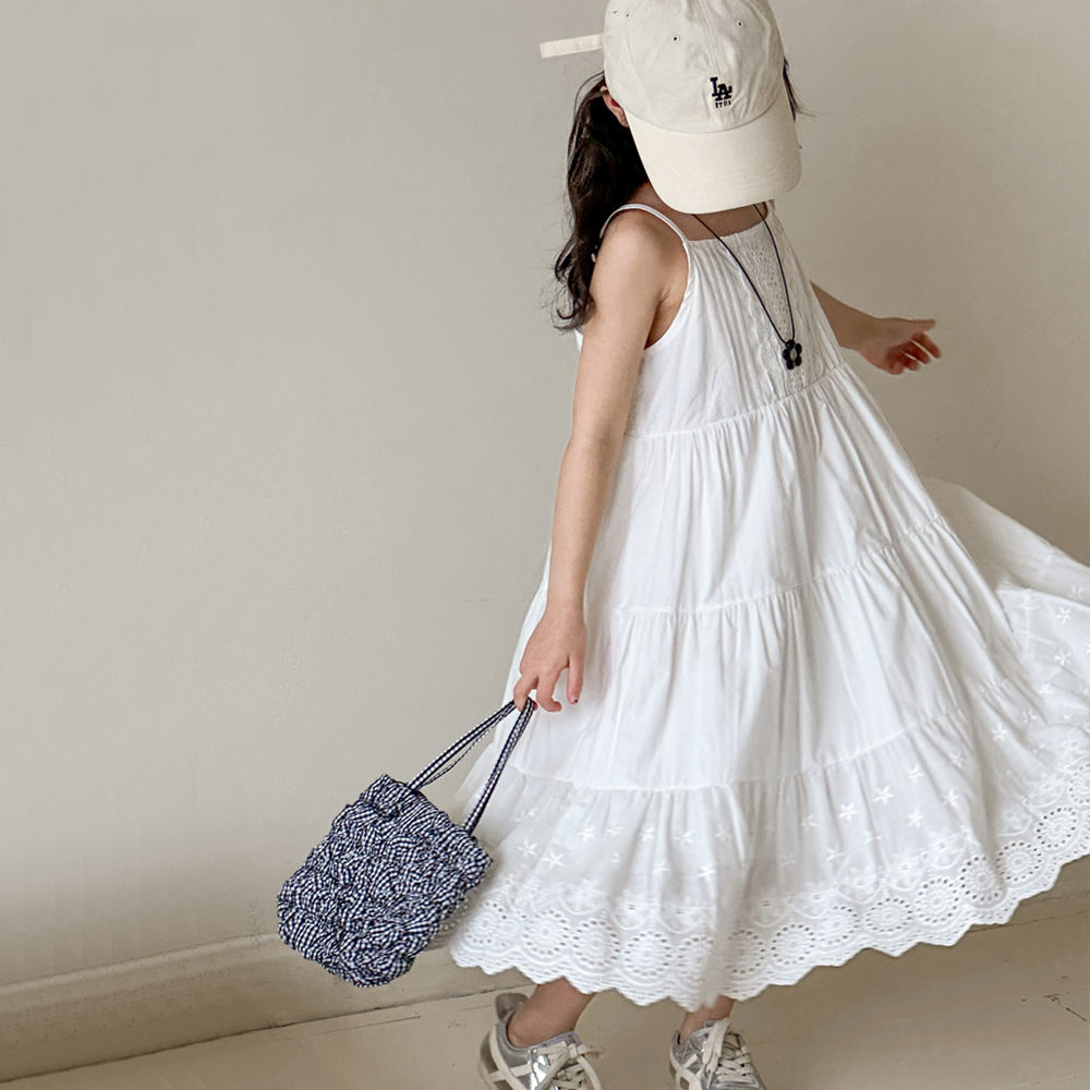 Vestido de tirantes para niña Little Red Fish 2025 Nuevo vestido de princesa de estilo occidental para niños de verano Falda larga para niños coreanos