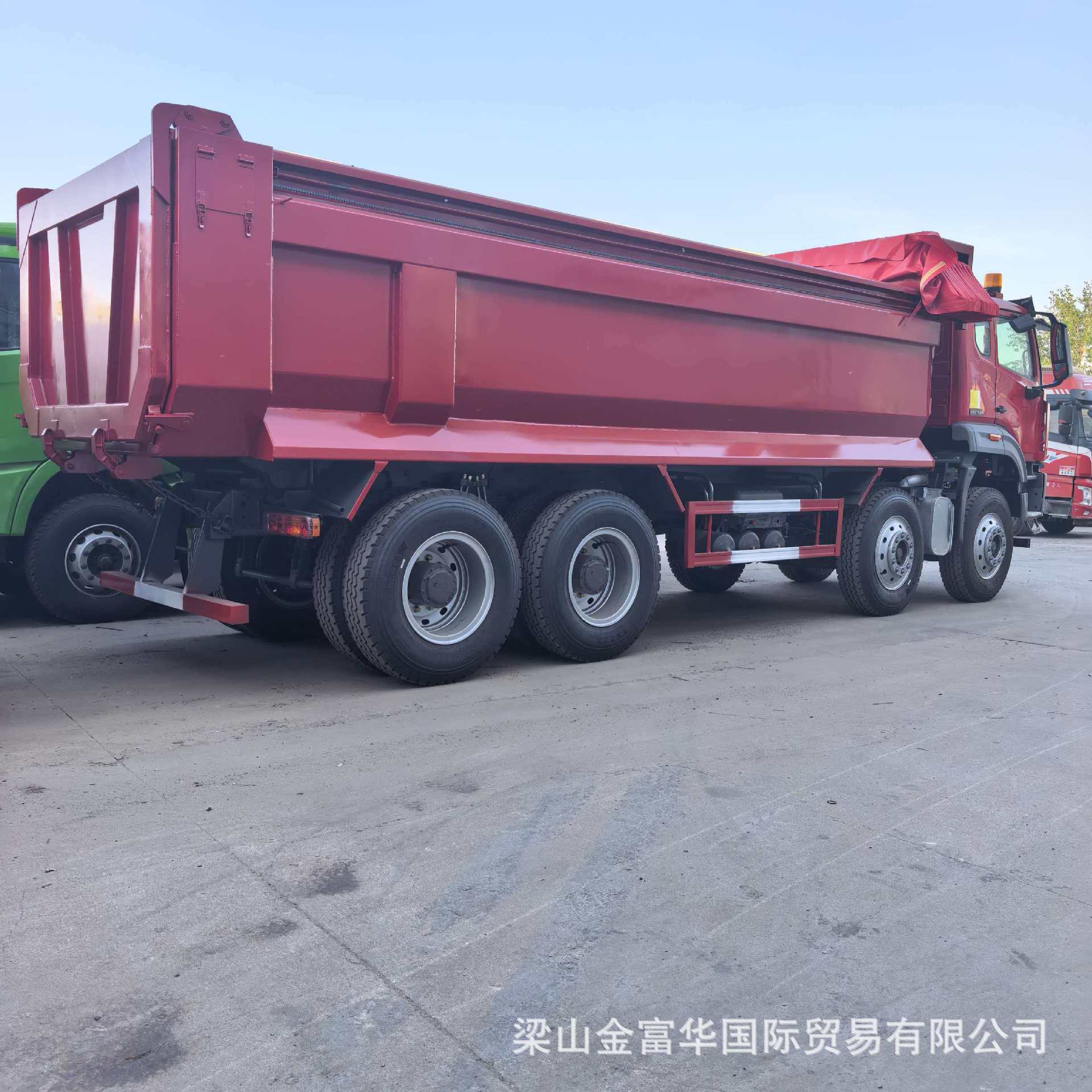 90% new HOWO heavy-duty dump truck, HOWO large pump direct injection, 375 horsepower, 10-wheel 6×4 engineering dump truck