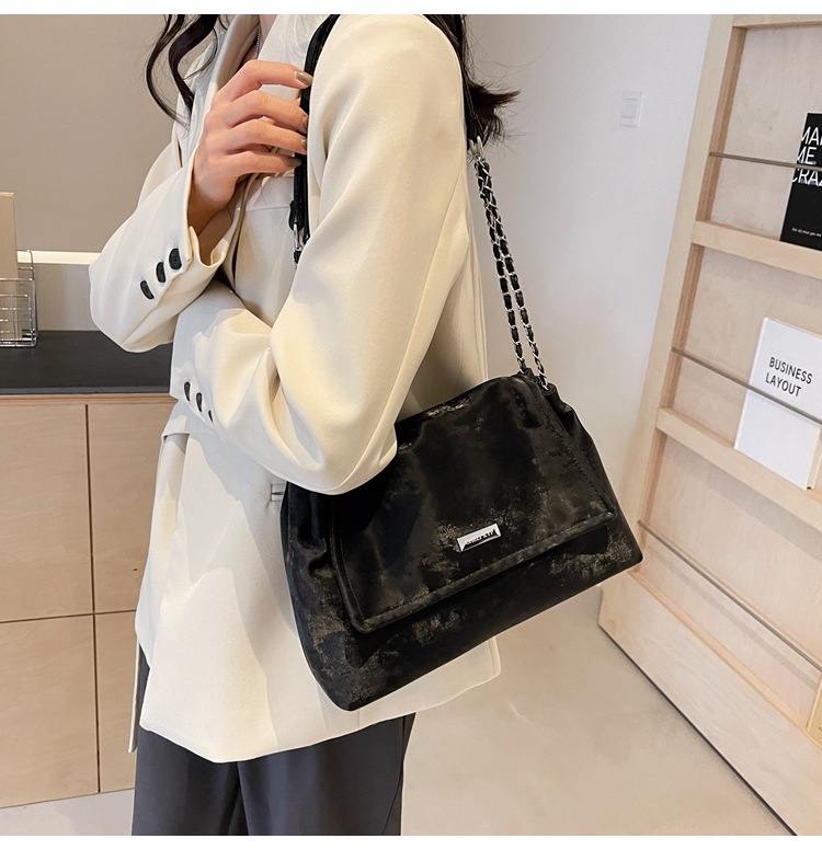 Large capacity for 2024 autumn/winter new fashionable niche women's texture chain single shoulder crossbody tote bag_voghion.com