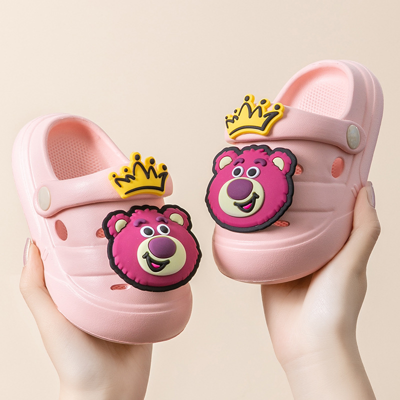2024 nuevo cartón de dibujos animados para niños agujeros de cartón de dibujos animados suave antideslizante desodorante para usar sandalias de playa