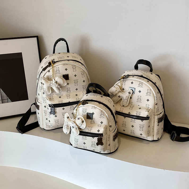 Mochila bolso de hombro femenino 2024 nuevo bolso de ocio de otoño e invierno de moda de nicho de alta gama con gran capacidad para estudiantes universitarios