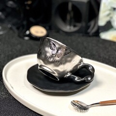 ダークシルバー蝶手絞りコーヒーカップとソーサーセラミックカップとソーサーライト高級モダンなパーソナライズされたギフト