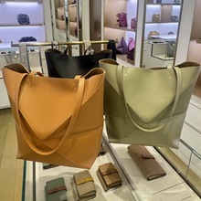 女包2025新款春夏通勤PUZZLE几何折叠大容量托特包轻奢斜跨水桶包