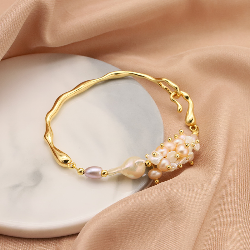 Pulseras de perlas de agua dulce ligeras de lujo natural nicho de alto nivel temperamento pulseras de oro 18k fábrica de joyas de oro al por mayor mujeres