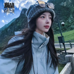 突撃服は男性の山系登山服を厳選して保温して通気します。