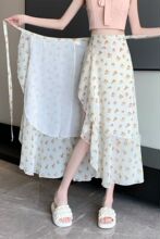 ���ֻ�ɫ��Ҷ�߰��ѩ��һƬʽ����ΧȹŮ���ڳ����ļ�����ȹ��Ʒ