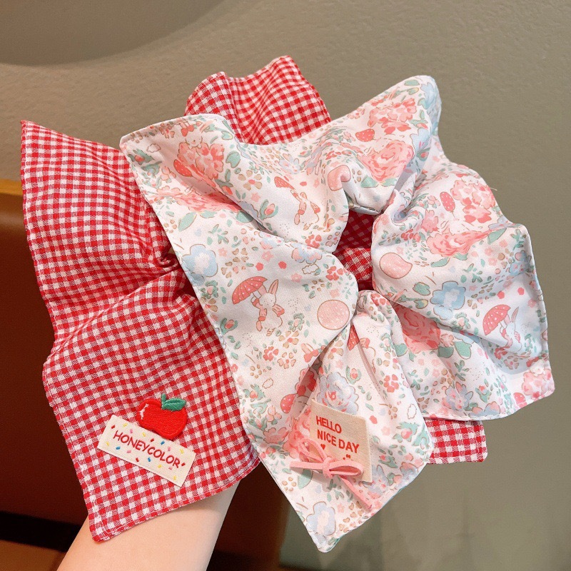 Children's scarf with bow