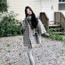 粉蓝黄格纹8分袖围巾外套女2025冬季新款保暖百搭气质大衣日韩风