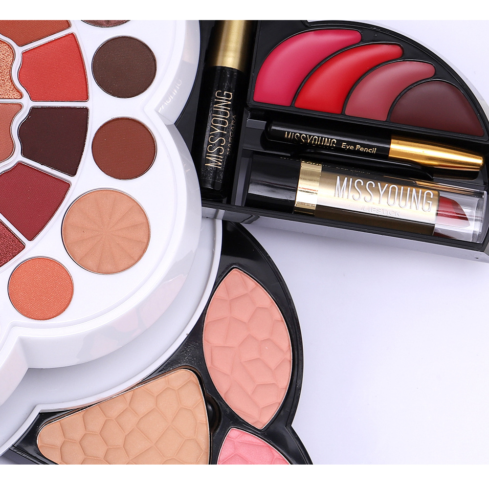 Wholesale of cross-border cosmetics, Amazon, European and American pearlescent and matte eyeshadow, blush, high-gloss lipstick, cosmetics and makeup sets undefined