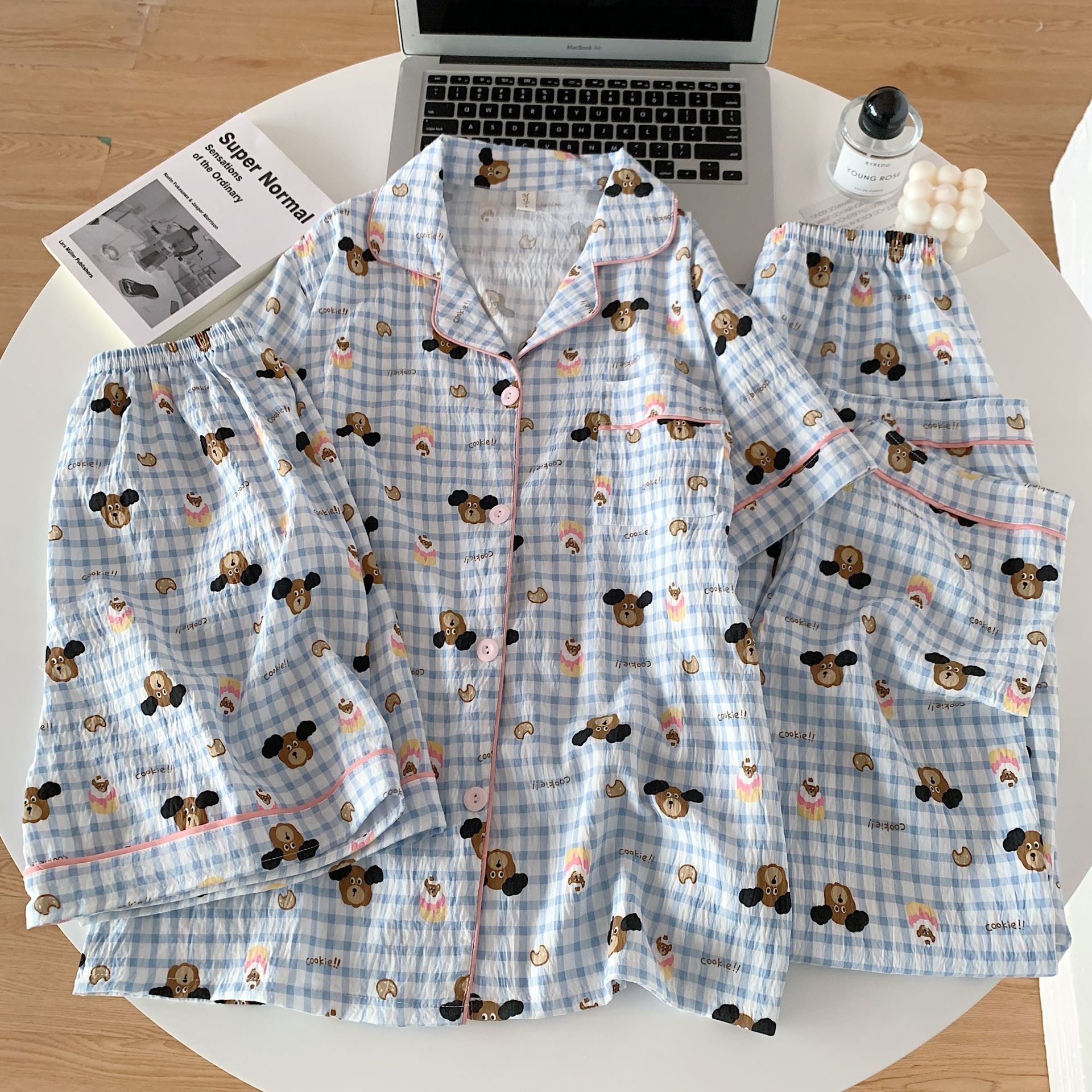 Al por mayor transfronterizo de tres piezas nubes algodón pijama cardigán con solapa mangas cortas pantalones cortos de dibujos animados a cuadros ropa para el hogar