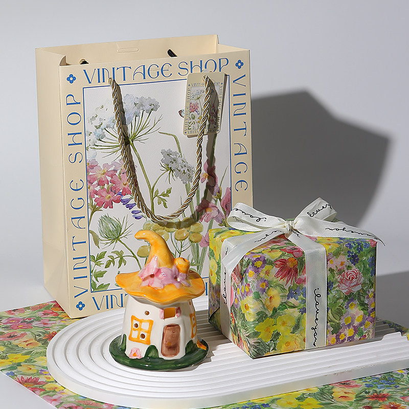 La atmósfera de la casa mágica, luces nocturnas, decoraciones de escritorio, regalos de cumpleaños para las niñas y amigas, Navidad.