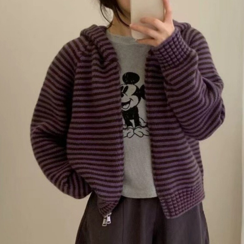 Korean-style color-block striped zip-up hooded knit cardigan, new autumn/winter loose and relaxed sweater top, women's outerwear Korean-style color-block striped zip-up hooded knit cardigan, new autumn/winter loose and relaxed sweater top, women's outerwear