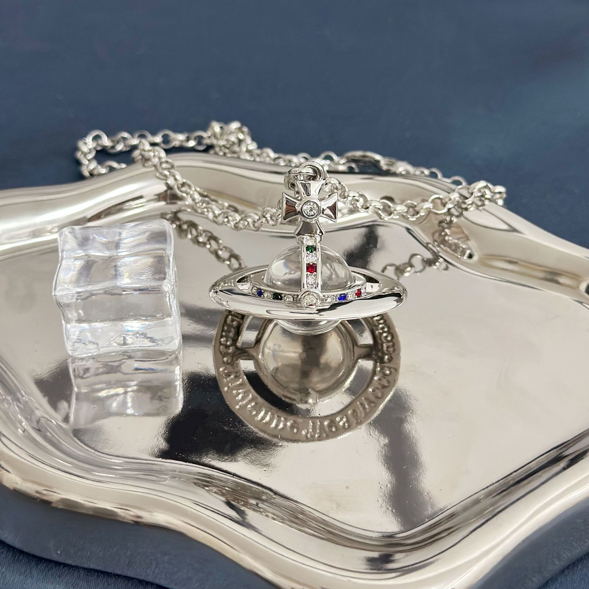 Silver white large orb