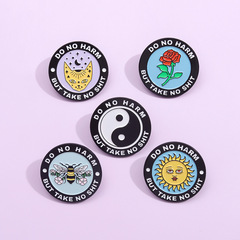 亞馬遜新款創意字母圓形胸針 卡通玫瑰蜜蜂 貓咪造型英文短句徽章