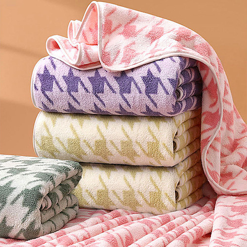 Cross-border exclusive coral velvet towel and bath towel set, absorbent, non-shedding, non-fading, simple home bathroom set