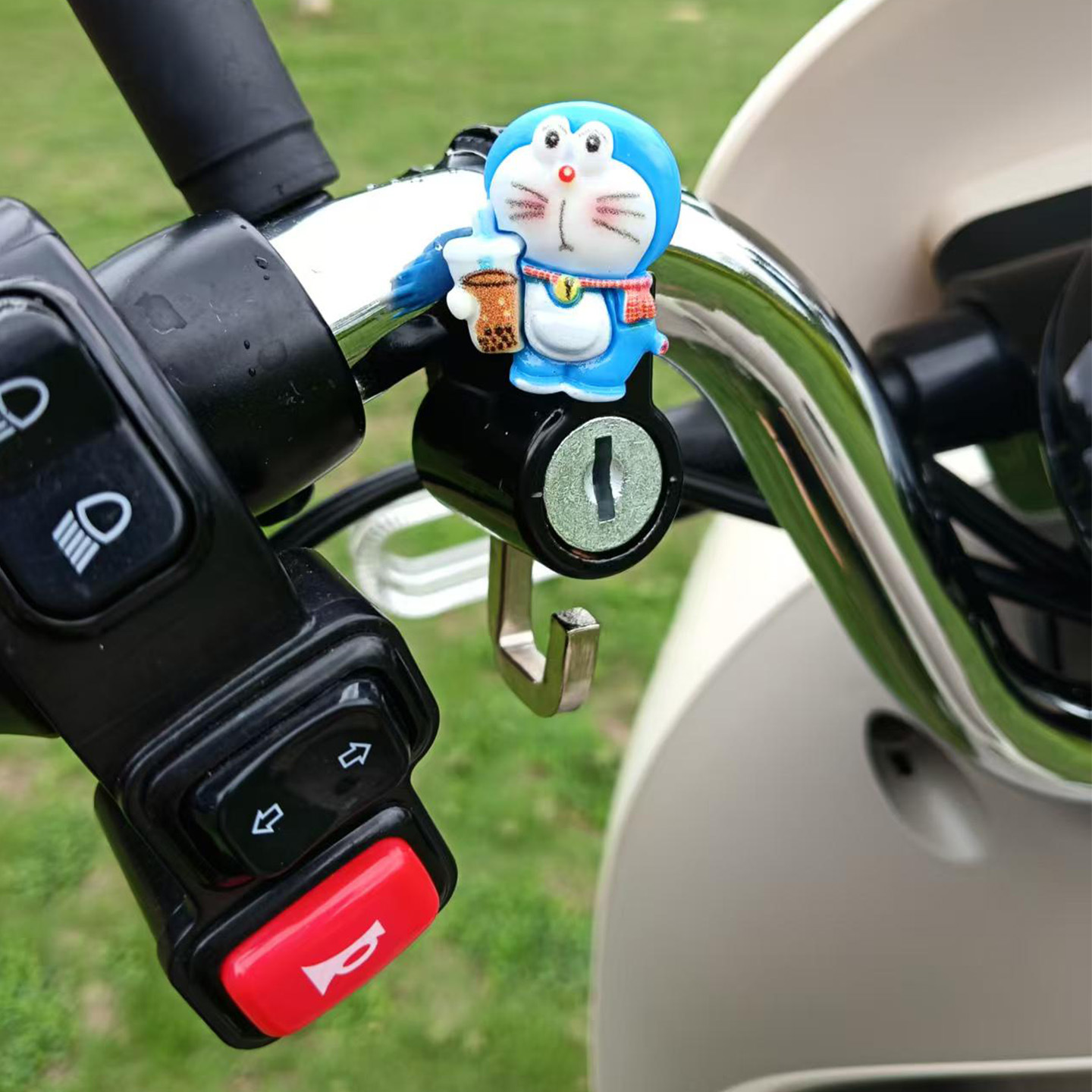 Cartoon Helmet Lock for Bicycles, Electric Vehicles, Motorcycles, Scooters, Mountain Bikes, Baby Strollers, Multifunctional Anti-Theft Lock Hook