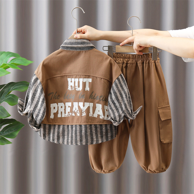 5853 traje de camisa a rayas para niños primavera y otoño 2024 nueva ropa para niños ropa de otoño para bebés ropa de trabajo tres piezas falsas
