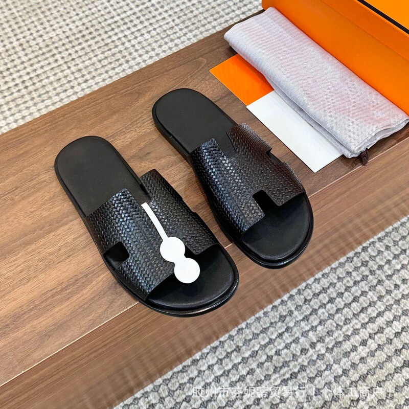 Trendy Shoes for Vacation and Leisure, High-Quality Natural Leather Men's Slippers, Men's Leather Slides
