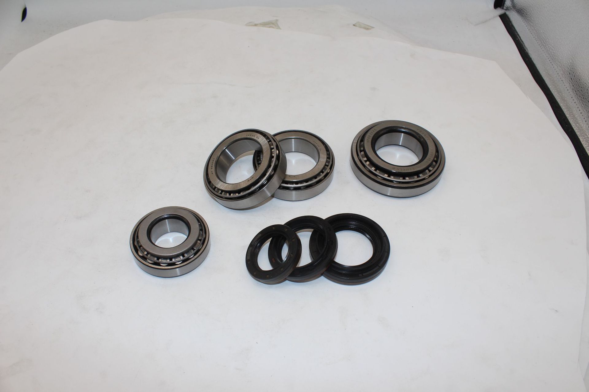 Suitable for Mercedes-Benz 221 front differential repair kit, bearing and oil seal set, W221 front axle transmission system components