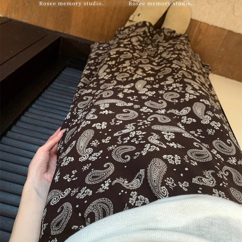 Coffee-Colored Paisley Floral Chiffon Long Skirt for Spring/Summer 2026 Coffee-Colored Paisley Floral Chiffon Long Skirt for Spring/Summer 2026