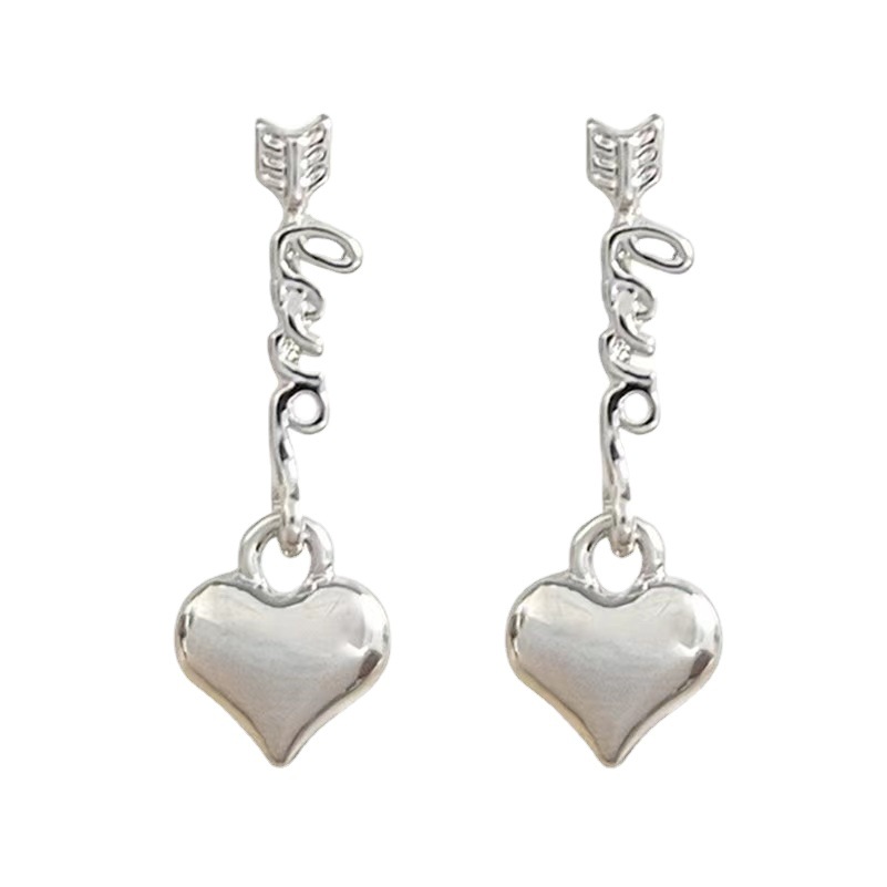 S925銀針甘くてクールで冷たい風の愛のイヤリングの女性の夏のファッションの個性のデザイン感の小さい大衆の独特なギャルのイヤリング