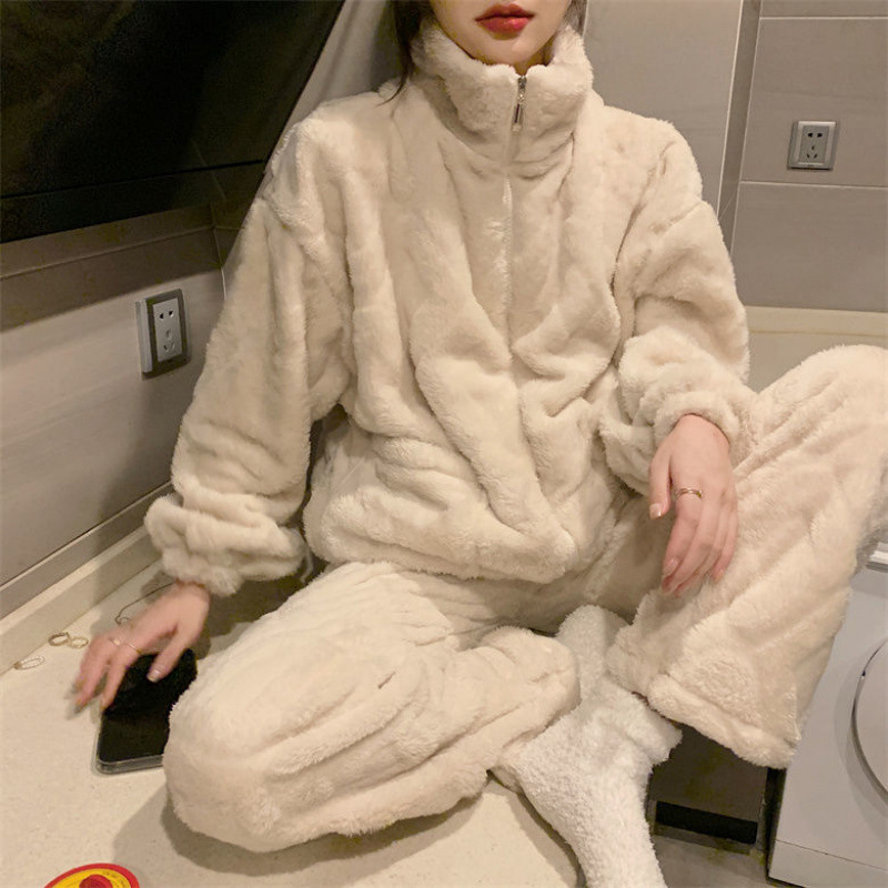 家居服外穿珊瑚绒睡衣女秋冬季加厚加绒可法兰绒运动休闲两件套装