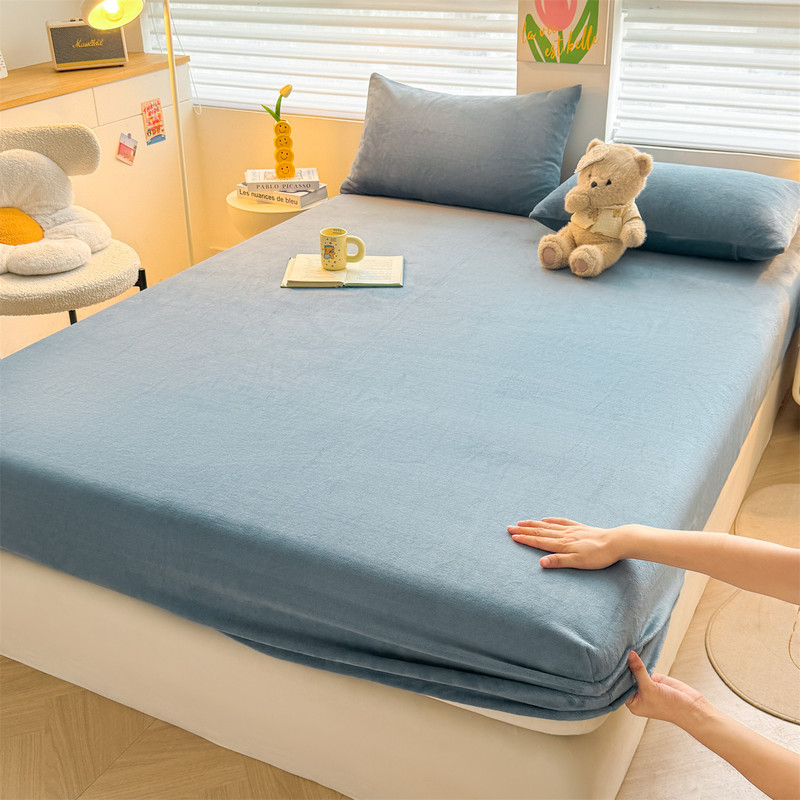 Autumn and Winter Milk Velvet Bed Sheetss and Bedspreads Thickeneded and Warm Student Milk Velvet Bed Sheetss and Double Extra Large Mattress Protectors
