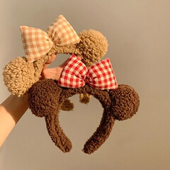 かわいい蝶結びの熊の髪のカチューシャの女性の金の2025年の新型の茶色の顔のカチューシャの秋冬の秋のぬいぐるみの髪飾り
