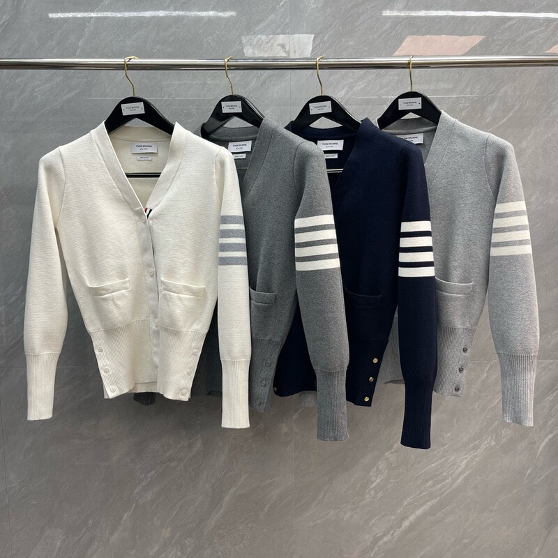 TB Women's Spring and Autumn New V-neck Knitted Cardigan Slim-fit All-match Casual Wang Xinling Same Style Four-button Cardigan