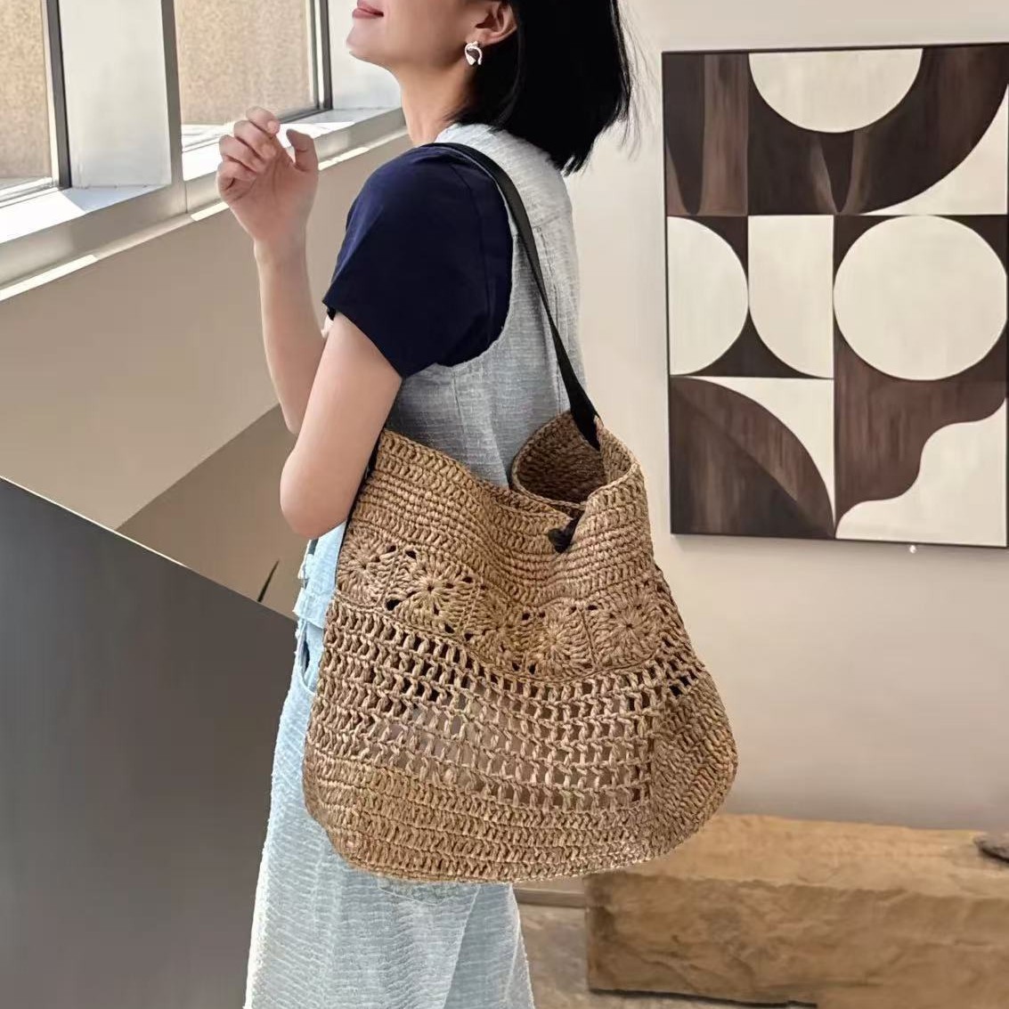 Handmade Crochet Raffia Woven Large Bag 2025 New Women's Tote Bag Vacation Style Beach Straw Bag - Thumbnail 2
