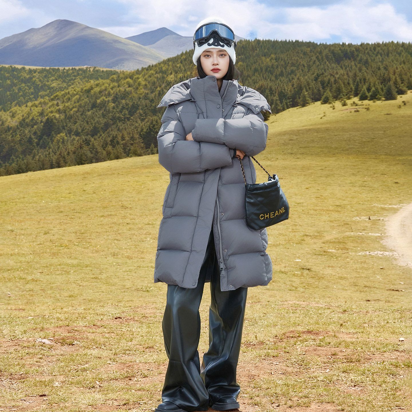 2025年冬保暖95白鸭绒羽绒服女时尚过膝显瘦中长款立领小个子外套