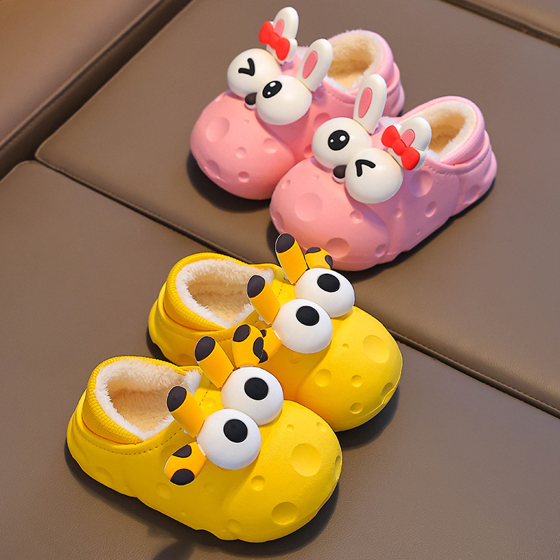 2024 nuevos zapatillas de algodón para niños zapatillas de lana de invierno para niñas para bebés adorables zapatillas impermeables para niños