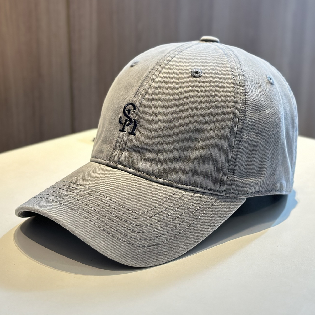 Nuevo estilo americano primavera y otoño estilo casual letras de moda gorra de lengua de pato para mujeres coreanas gorra de béisbol suave para hombres con bordes anchos mostrando cara pequeña