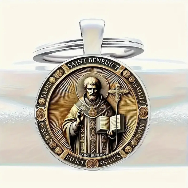 Cross-border fashion Saint Michael Defender glass men's alloy round keychain anniversary gift accessories wholesale