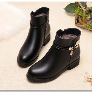 2023 autumn and winter cotton-padded shoes fleece-lined women's short boots middle-aged warm casual thick heel rhinestone snow boots wholesale