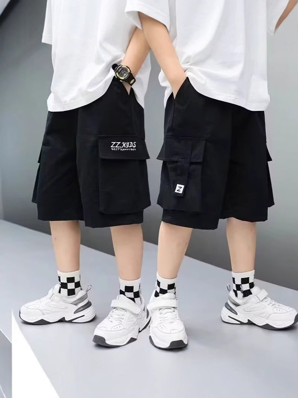 子供服男の子の夏の半ズボンの薄いタイプ2025の新型の大きい子供の五七分のズボンの中でズボンのカジュアルでゆったりしています。|undefined