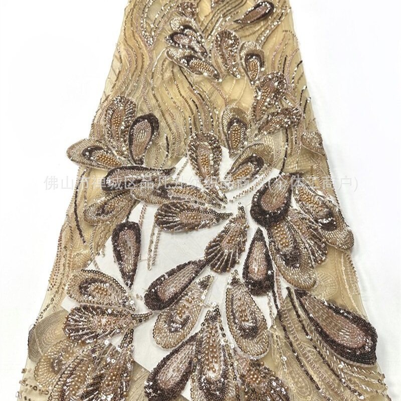 Peacock pluma bordada a mano tela de malla de perlas tamaño de perla pieza de tubo mezcla costura ligera de lujo banquete anfitrión vestido de tela