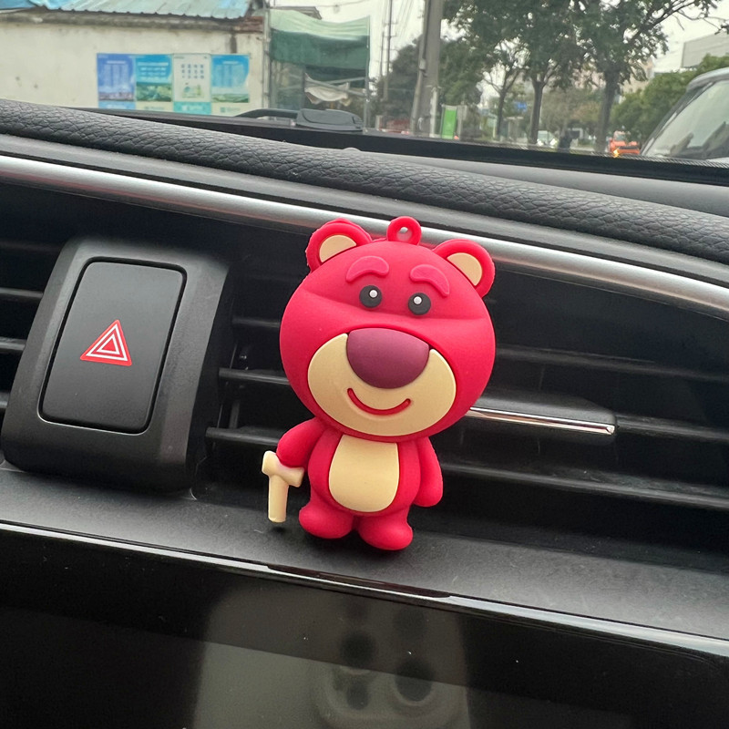 Red celebridades adorables osos de fresa perfumes de automóviles ventas de ventilación adornos de automóviles decoraciones de interiores diosas