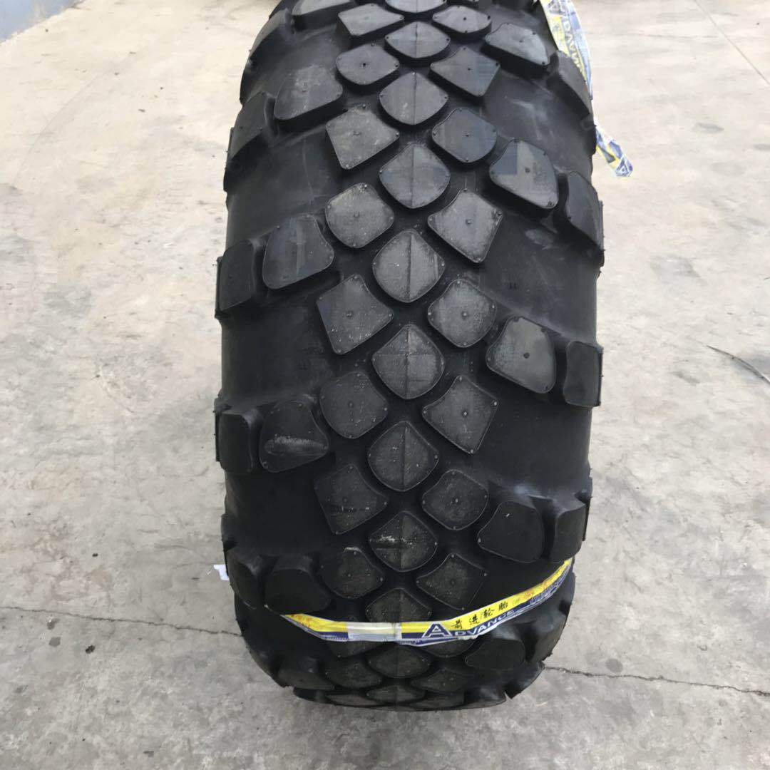 重型越野炮车1300×530-533特种卡车轮胎 E-2G越野人字包邮免运费