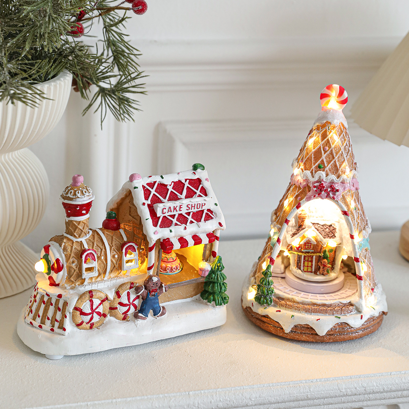 Nueva casa de resina de Navidad giratoria caja de música eléctrica regalos luminosos decoración de la casa decoración de nieve artesanías