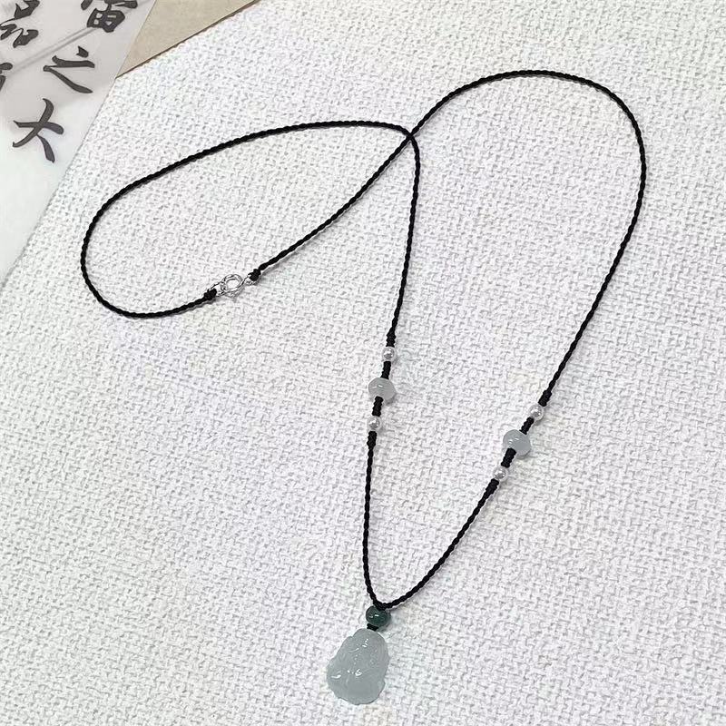 Cute necklace from pearl