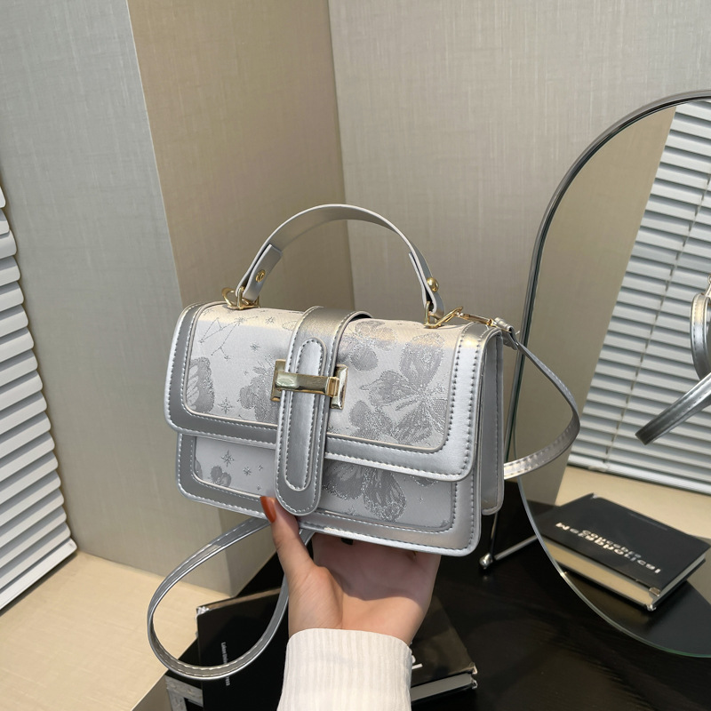 2024 otoño nuevo estilo coreano este año popular mariposa de hombro pequeño bolso hermoso nicho de diseño bolso de mano
