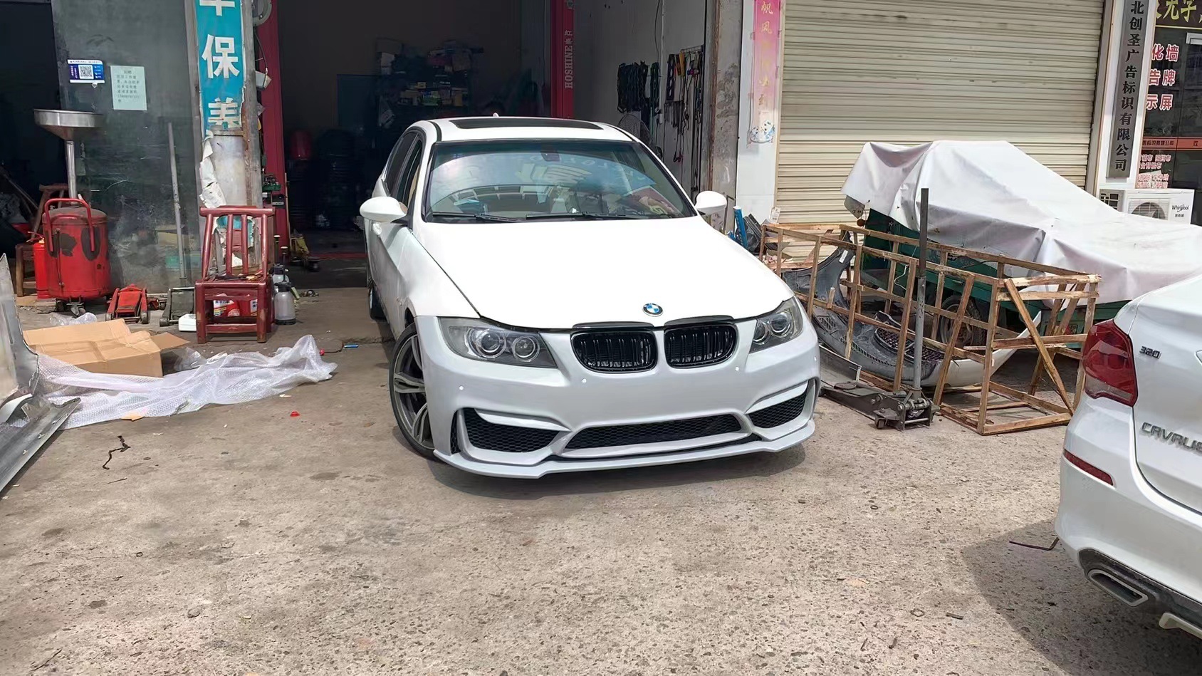 Suitable for 05-12 Bmw E90 Modified M4 Body Kit 3 Series M3 Front Bumper Rear Bumper Set Tail Throat