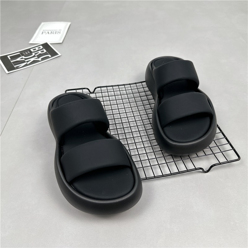 Tykksålede skinnsandaler og tøfler for kvinner 2023 sommer ny mote ett-ords all-match myk bunn casual sklisikre yttertøysandaler_voghion.com