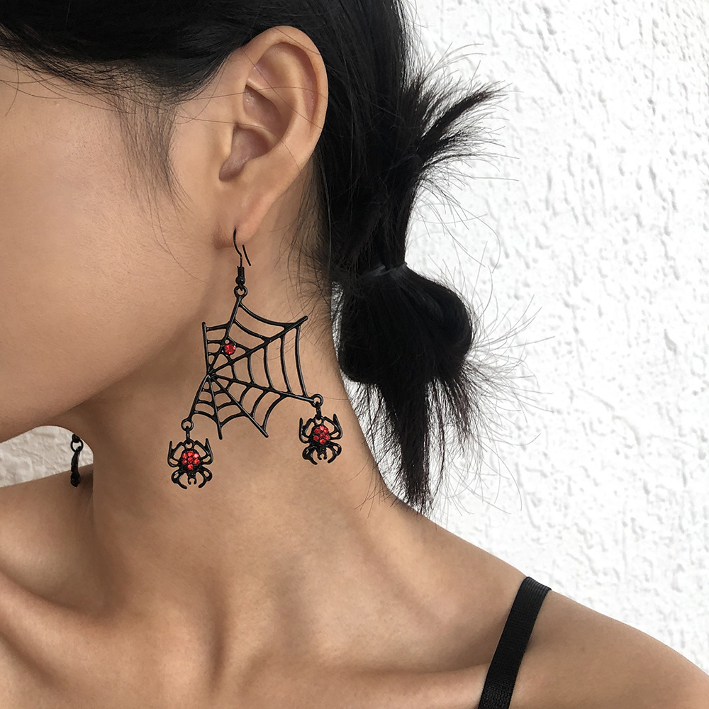 22g Weight No Inlaid Inlay Material Earrings Classification Housewarming, Anniversary, Business, Wedding, Travel, Birthday, Festival Occasion Alloy Material Halloween Festival Geometric Pattern Women'S Gender Fashion Style Halloween New Spider Geometric Alloy Diamond Earrings Wholesale Nihaojewelry 2