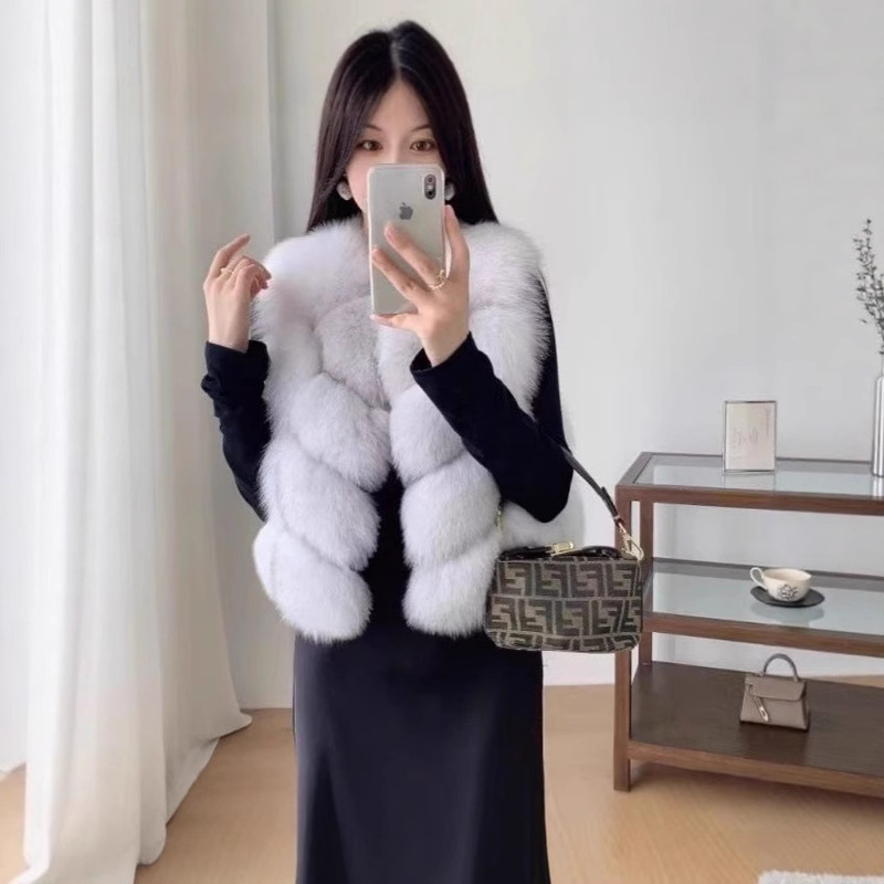 2025 New Fox Fur Vest Women's Short Winter Outwear Fur Vest Fur One-Piece Real Fur