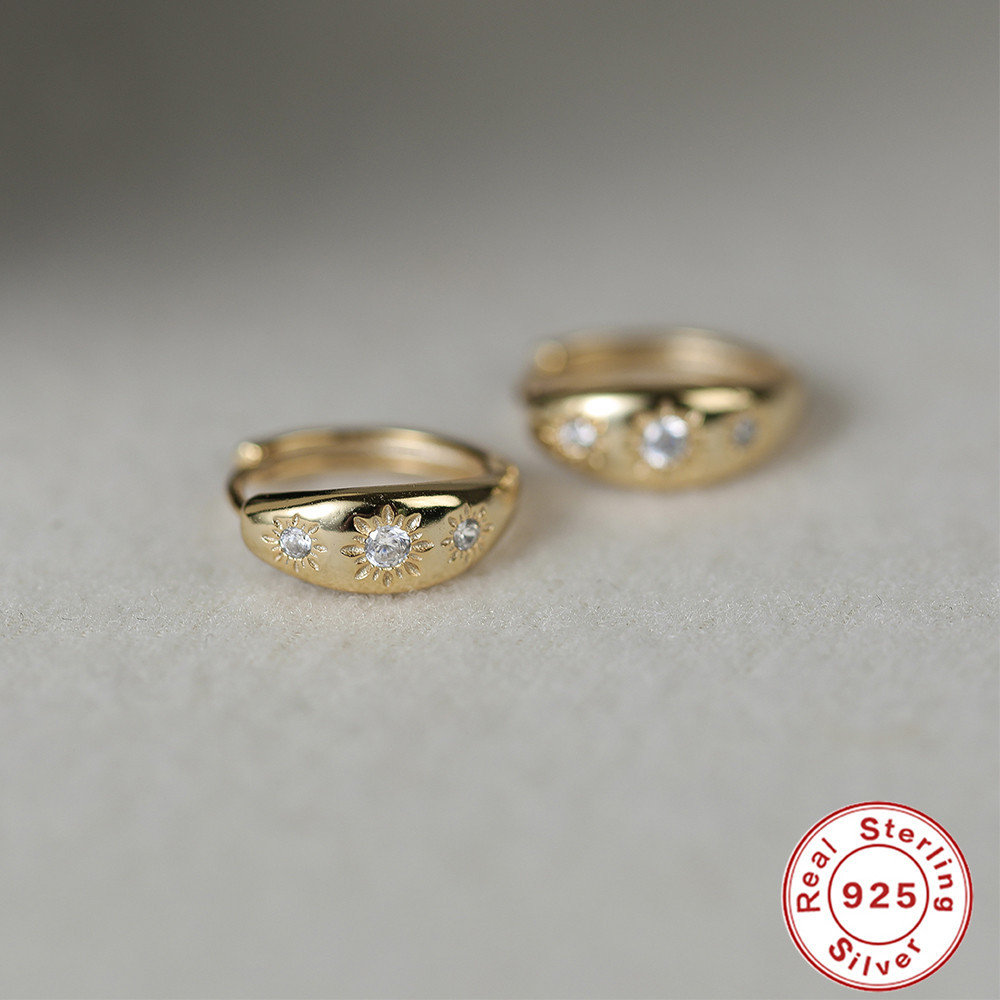 AliExpress Venta caliente ins creativo personalizado pendientes S925 plata octogonal estrella patrón diamante-incrustado oreja hebilla pendientes