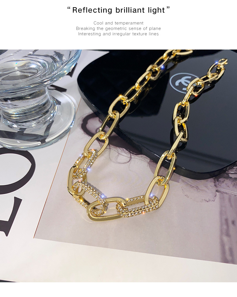 Fashion Geometric Alloy Inlay Rhinestones Womenu0027S Necklace