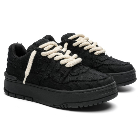 2026 new thick-soled white sneakers for men, height-increasing, versatile, trendy, casual, retro white canvas sneakers