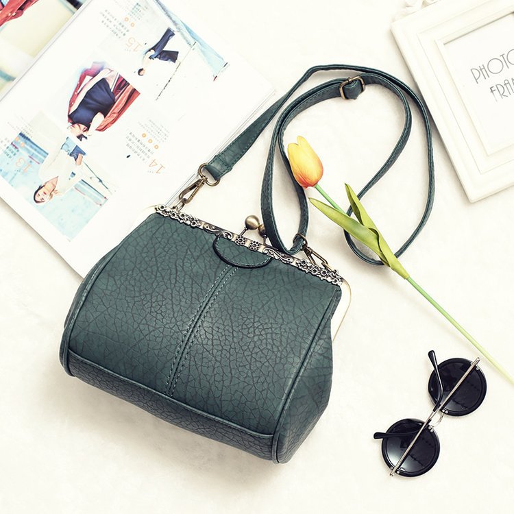 Vintage Pattern Shoulder Bag For Women Retro Style Pu Handbag_voghion.com